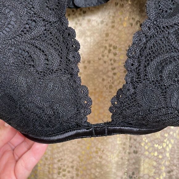Cacique Lane Bryant black lace underwire bra, size 40DD - Picture 6 of 6